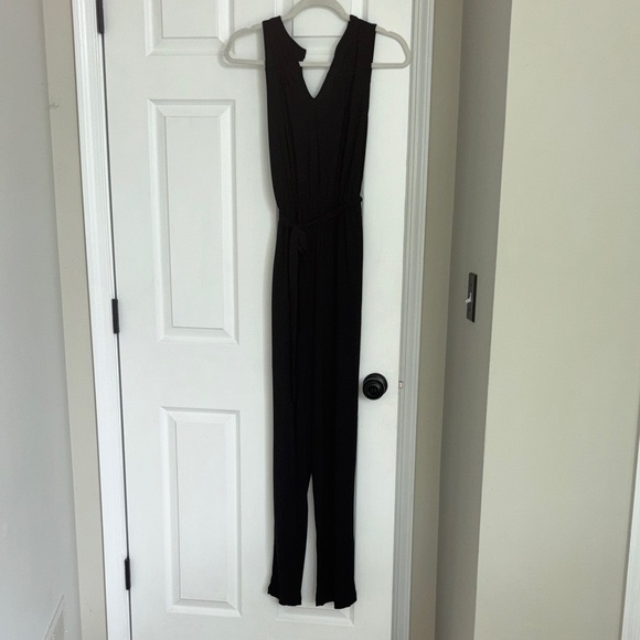 NWOT Betsey’s Boutique Shop Elegant Black Jumpsuit Small - Picture 1 of 2